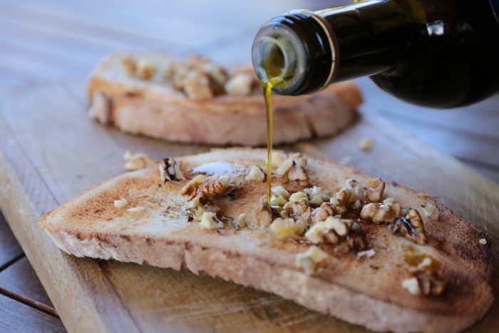 HOW TO CHOOSE THE BEST EXTRA VIRGIN OLIVE OIL